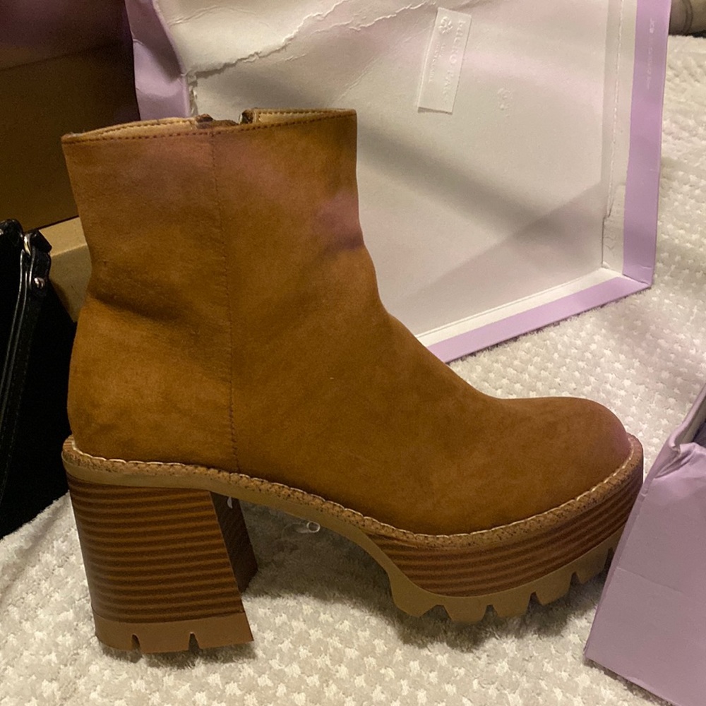 Suede boots
